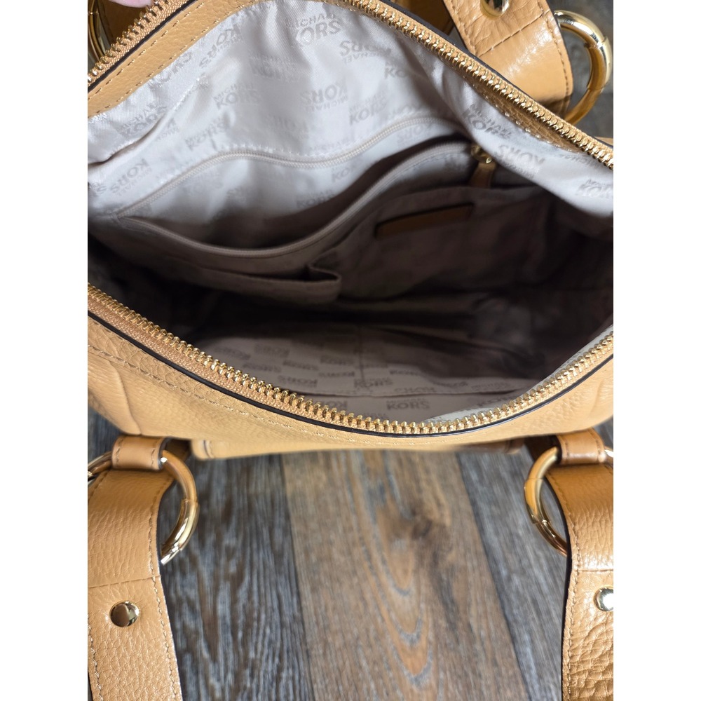 Michael Kors Fulton Shoulder Bag Pebbled Leather Tan Gold Hardware Tote - Picture 5 of 9